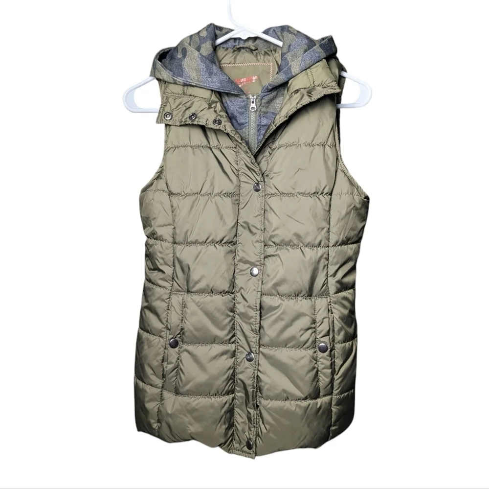 Arizona Jeans Olive Green Camo Hooded Puffy Puffer Vest Zipper Layered Like New